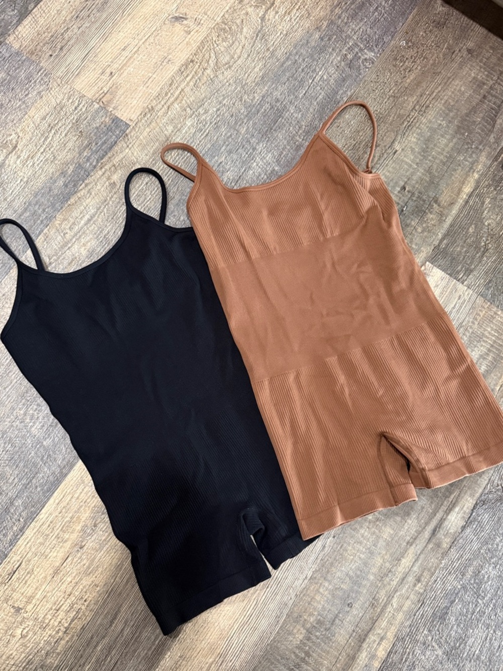 Ribbed Snatched Fit Spaghetti Strap Romper — Black & Brown